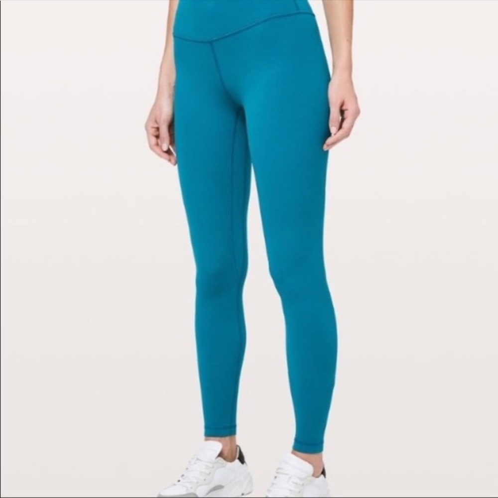 NWT lululemon Align legging 25” color Capri size 6